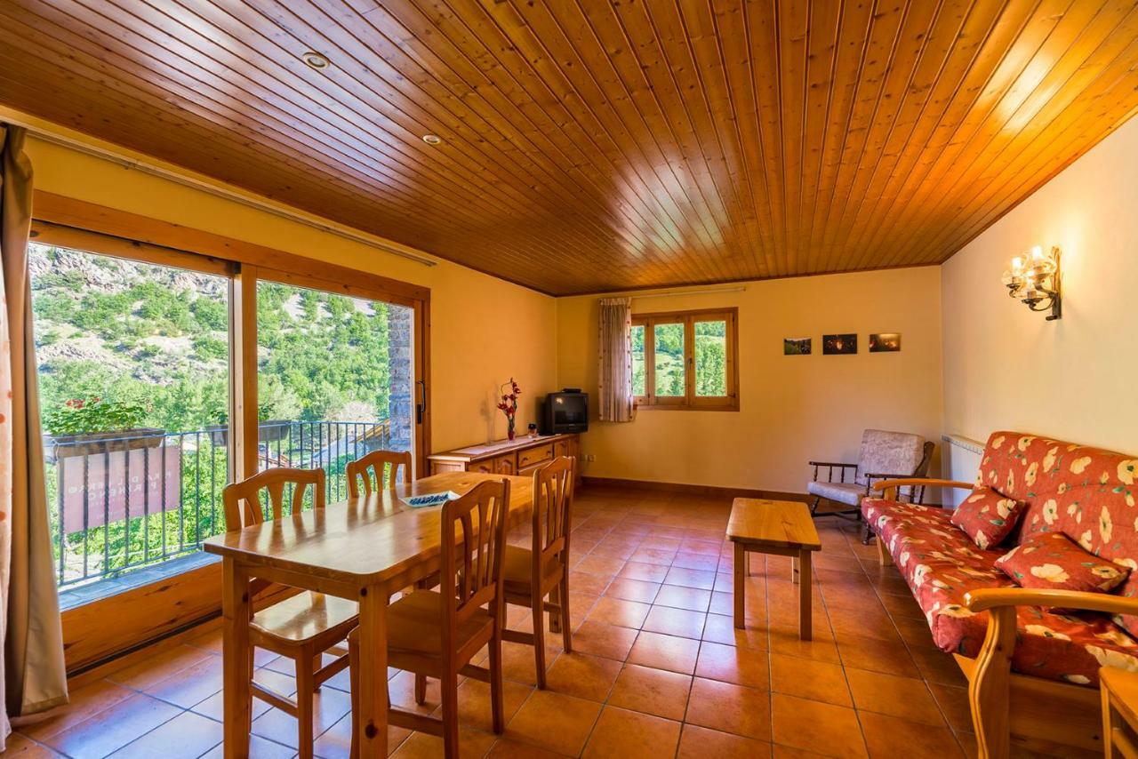Apartaments La Canal Alins Екстер'єр фото